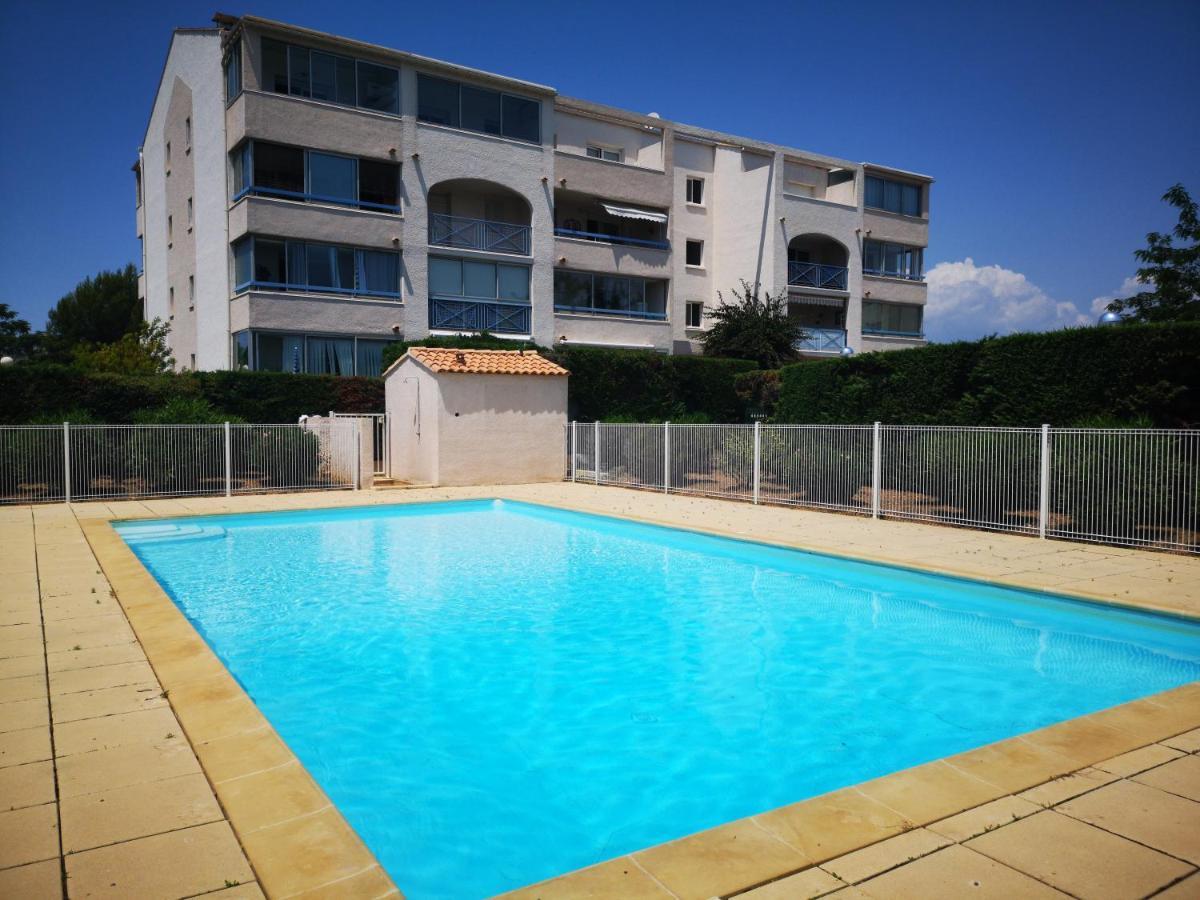 Appartement Avec Piscine Et Garage Proche Plage Et Commerces La Seyne-sur-Mer Luaran gambar