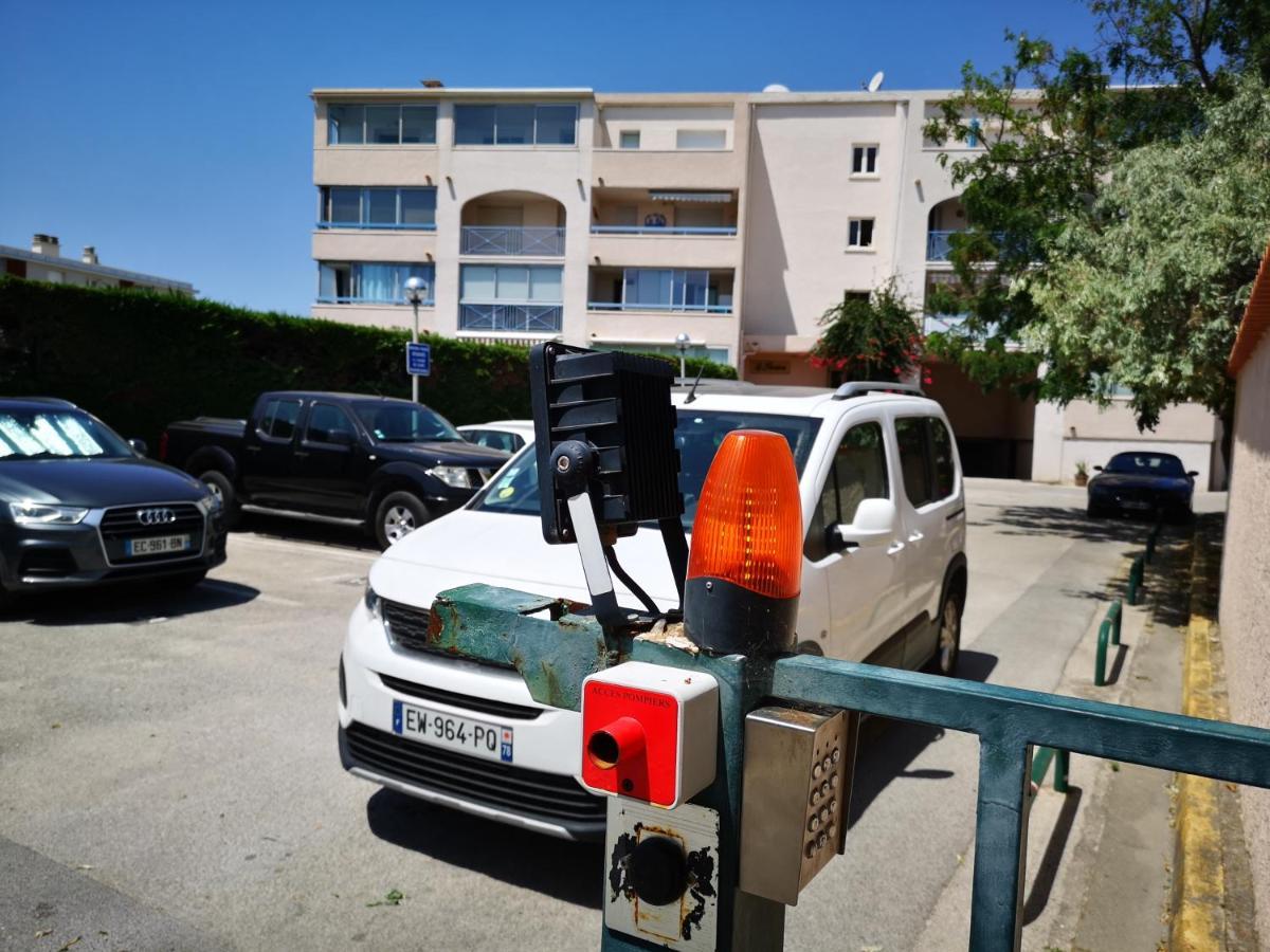 Appartement Avec Piscine Et Garage Proche Plage Et Commerces La Seyne-sur-Mer Luaran gambar